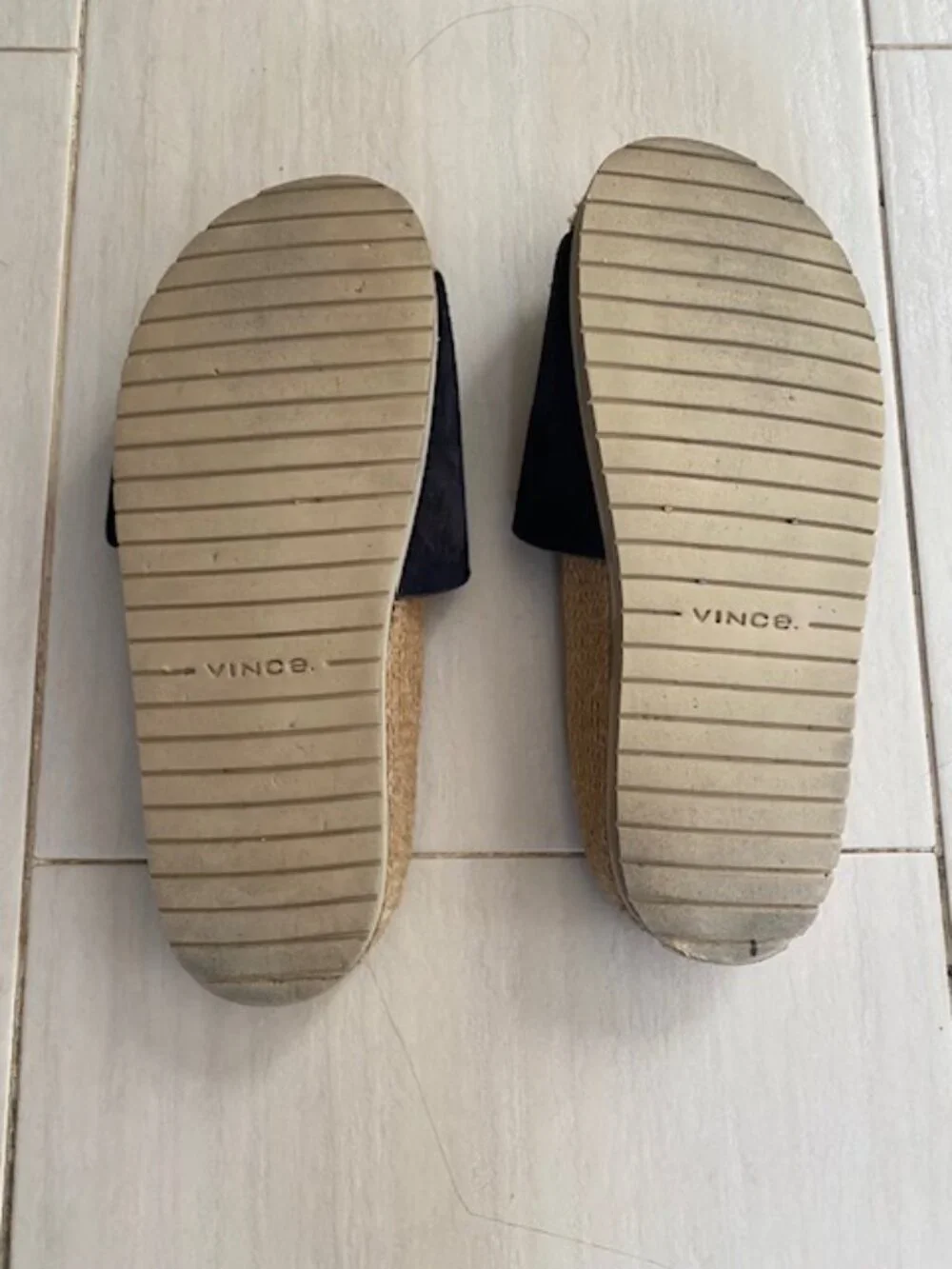 Vince Grant Coastal navy slide sandal 7B
